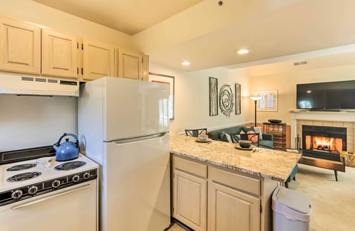 Norwich Villa | Lovely Norwich Villa, On Golf Course w/Amenities!