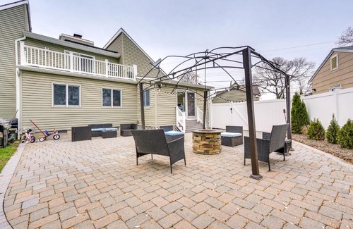 Ocean Gate House | Lovely Ocean Gate Home Less Than 1 Mi to Beach!
