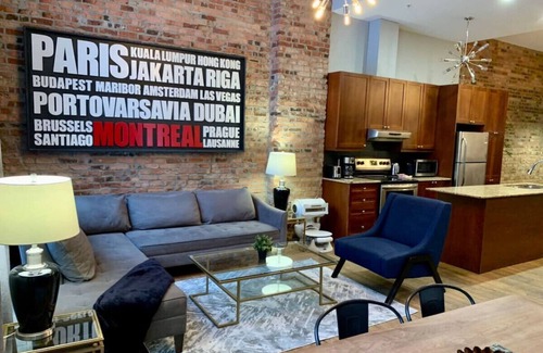 International District Apartment | Lovely Old Montreal 4BR & 2 floors loft Hotel
