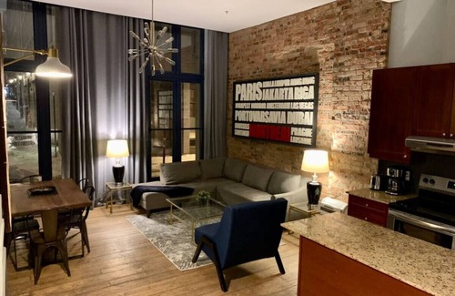 International District Apartment | Lovely Old Montreal 4BR & 2 floors loft Hotel