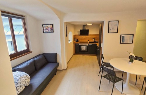 Hall In Tirol Apartment | Lovely Old Town Studio