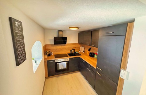Hall In Tirol Apartment | Lovely Old Town Studio