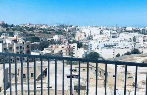 Msida Apartment | Lovely One-bedroom Condo With two Double Beds