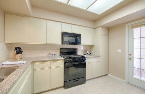 Palm Desert Condo | Lovely Palm Desert Charmer