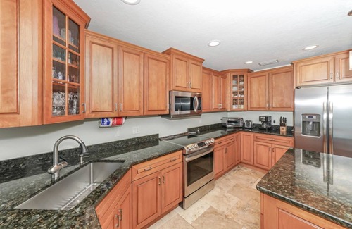 Sarasota House | Lovely ❤ Pool - Walk to Siesta Key, No Car Needed