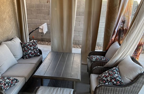 El Mirage House | LOVELY PRIVATE ROOMS PRIVATE BATHS IN A HOUSE