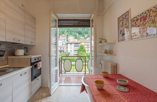 Como Apartment | Lovely & Quiet Apartment - with Balcony