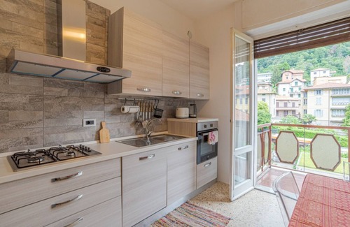 Como Apartment | Lovely & Quiet Apartment - with Balcony