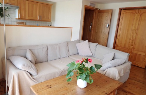 Porthcawl Apartment | LOVELY RENTAL APARTMENT IN PORTHCAWL CLOSE TO BEACH, SEA AND TOWN