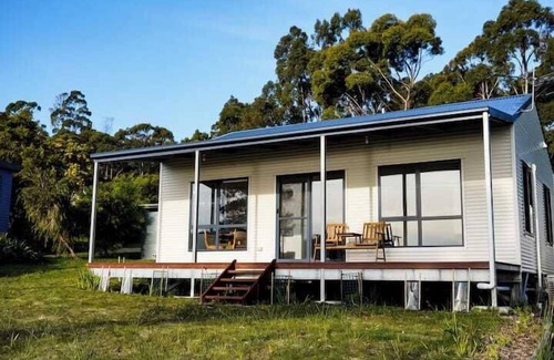 Southern House | Lovely Rockpool Cottage