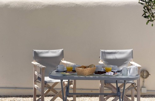 Pyrgos Villa | Lovely Santorini Villa | 1 Bedroom Cave Studio | Villa Gajeel | Spacious.