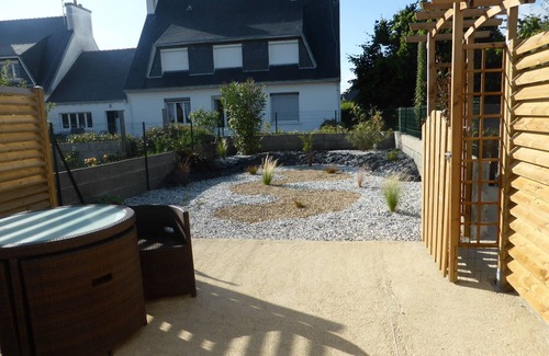 Guilvinec Apartment | Lovely self-contained studio with terrace and private garden 10 minutes from the fishing port