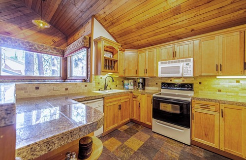 Mammoth Lakes Condo | Lovely, Spacious 2-Bedroom + Loft Condo