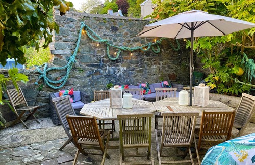 Fishguard House | Lovely spacious quayside detached holiday house. Dog friendly. Sleeps 12