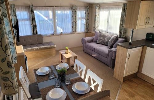Great Houghton House | Lovely Static Caravan at Billing Aquadrome