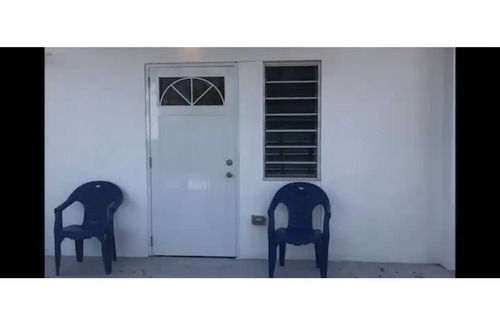 East End Village Apartment | Lovely studio apartment Beachfront/swimming pool