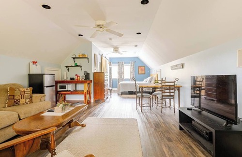 Arab Apartment | Lovely Studio Loft with Pool