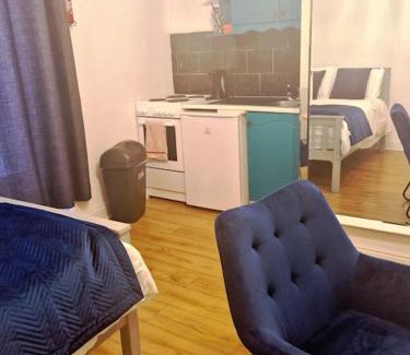 Cork Apartment | Lovely Studio - perfect weekend stay in Cork