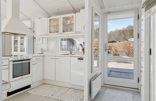 Grønninghoved Strand House | Lovely summer house with sea view