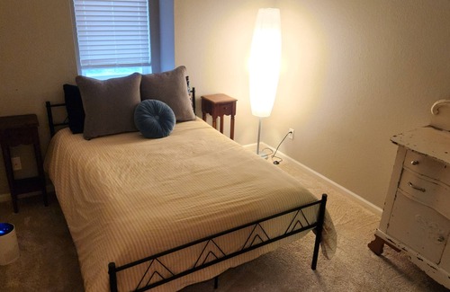 Eagle House | Lovely summer rental getaway 3-bedroom house in the Colorado Mountains