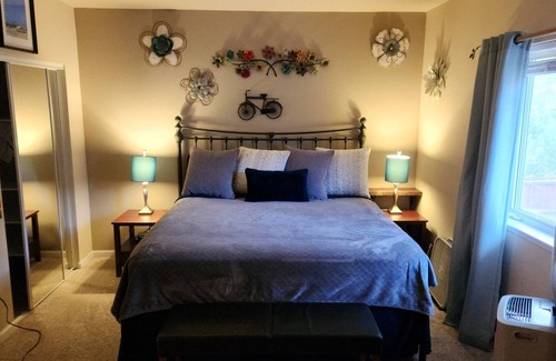Eagle House | Lovely summer rental getaway 3-bedroom house in the Colorado Mountains