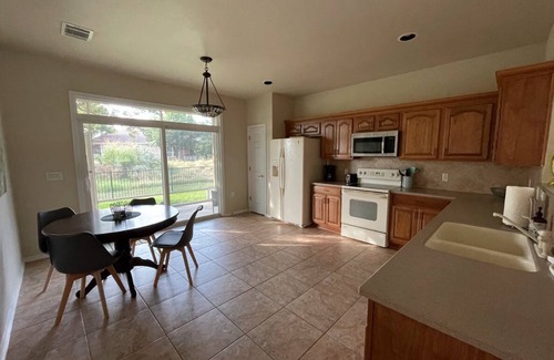 Sun City House | Lovely Sun City Home in 55+ Community-Pools & Amenities Galore!