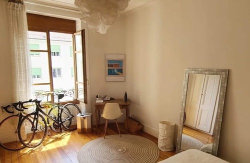Maison-Royale Apartment | Lovely Sun-kissed Apartment by the Lake