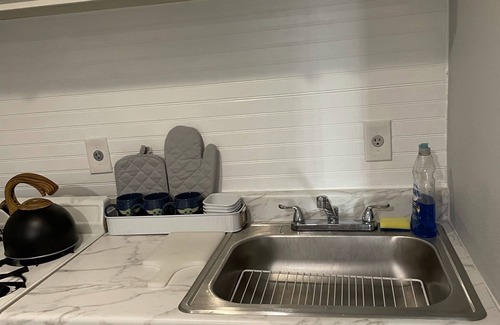 Palmdale House | Lovely tiny private house in great safe neighborhood! with private yard for pets