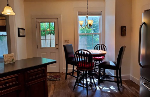 Lenox House | Lovely Townhouse In Heart Of Lenox