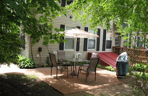 Lenox House | Lovely Townhouse In Heart Of Lenox