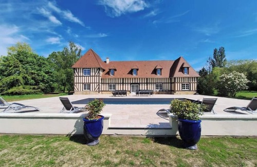 La Barre-en-Ouche House | Lovely Traditional Manor new 2025 Pool (Group Up to 26x)