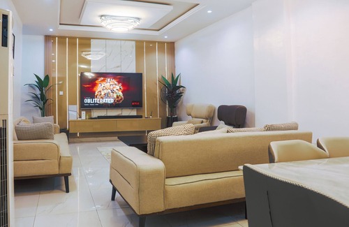 Lagos Apartment | Lovely two bedroom in Ikeja GRA