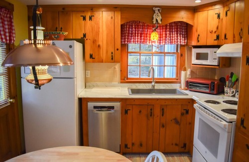 Dennis Port House | Lovely two bedroom home with central air located in Dennisport!