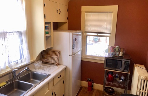 Carag Apartment | Lovely Uptown Mpls apartment!