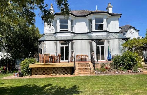 Roundham Villa | Lovely Victorian Villa in the English Riviera