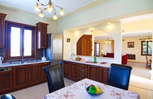 Katsarata Villa | Lovely Villa Levanda with pool and sea views,10 min to Fiskardo Bay!