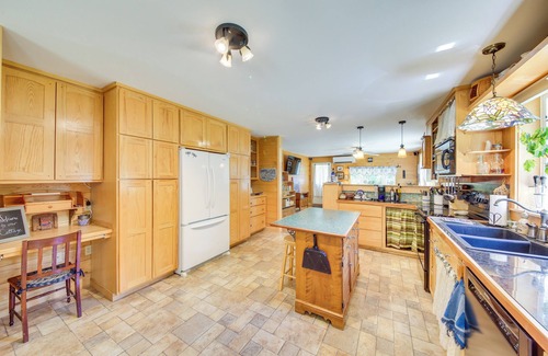 Belfast Cottage | Lovely Waldo Cottage Escape - Pet Friendly!