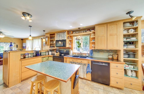 Belfast Cottage | Lovely Waldo Cottage Escape - Pet Friendly!