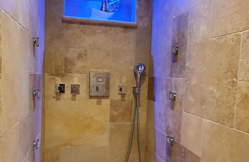Hyeres City Centre Hotel | Loveroom La Garçonn'hyeres