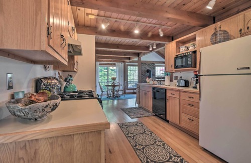 Lovettsville Cottage | Lovettsville Cottage in Heart of Wine Country