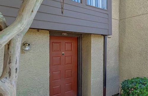 Las Colinas Condo | Loving condo between DFW and Love field airports