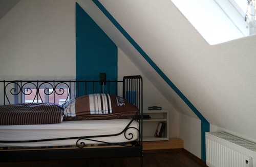 Wilhelmshaven House | Lovingly furnished apartment with its own entrance and parking space