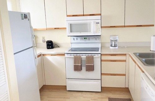 Butler Beach Condo | LOW RATES - Very Clean, Building G, 2/2 Pool, Beach, Tennis, Wifi Top floor