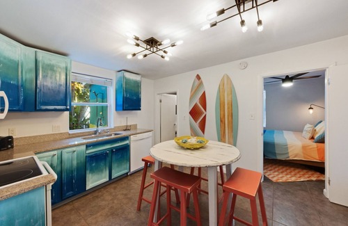 Bradenton Beach House | Low Rider - Bottom Unit -