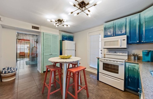 Bradenton Beach House | Low Rider - Bottom Unit -