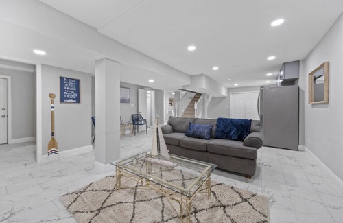 Arnold House | Lower Cove Modern Retreat