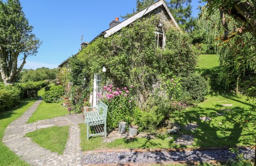 Trefeglwys Cottage | LOWER DOLGENAU- THE COTTAGE, pet friendly in Llanidloes