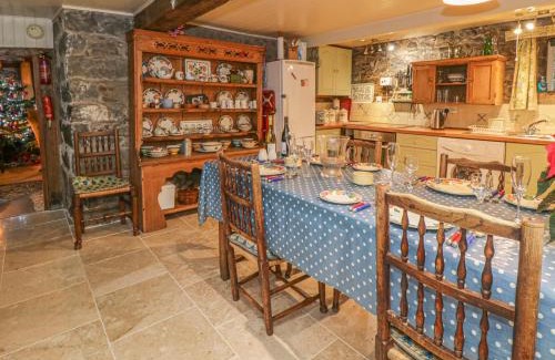 Trefeglwys House | Lower Dolgenau- The Cottage