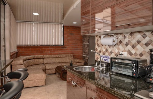 Astorga Apartment | Lower Penthouse Two Bedroom AC DECK with Hot Tub Elevator AC