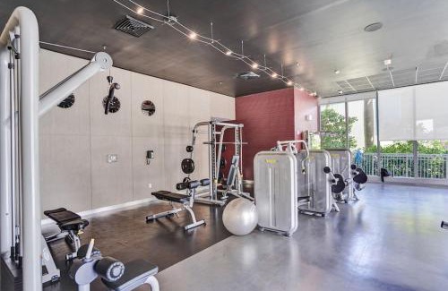 Hallandale Beach Apartment | Lower Penthouse 3BD 3BA - Beach Pool Gym